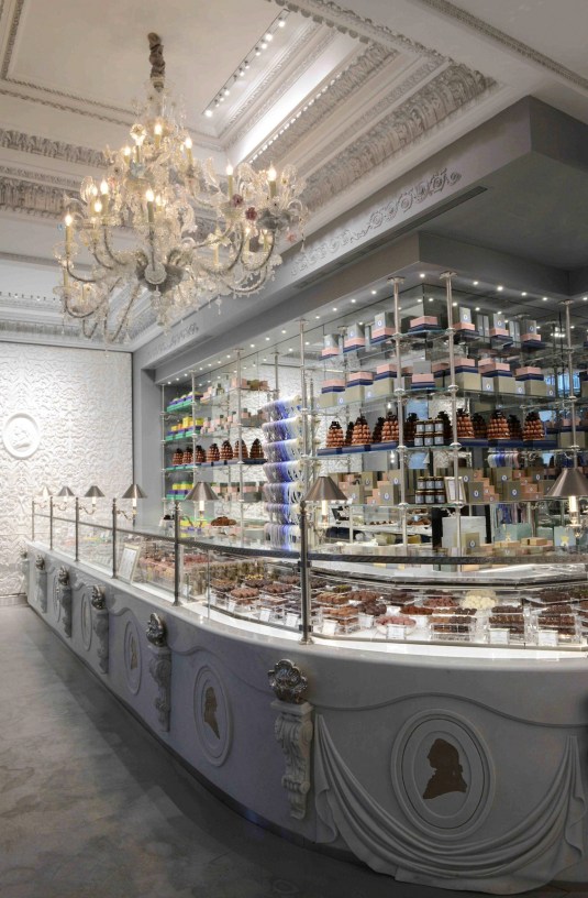 Presentation de la Maison MAJ Octobre 2014 UK_Pagina_24