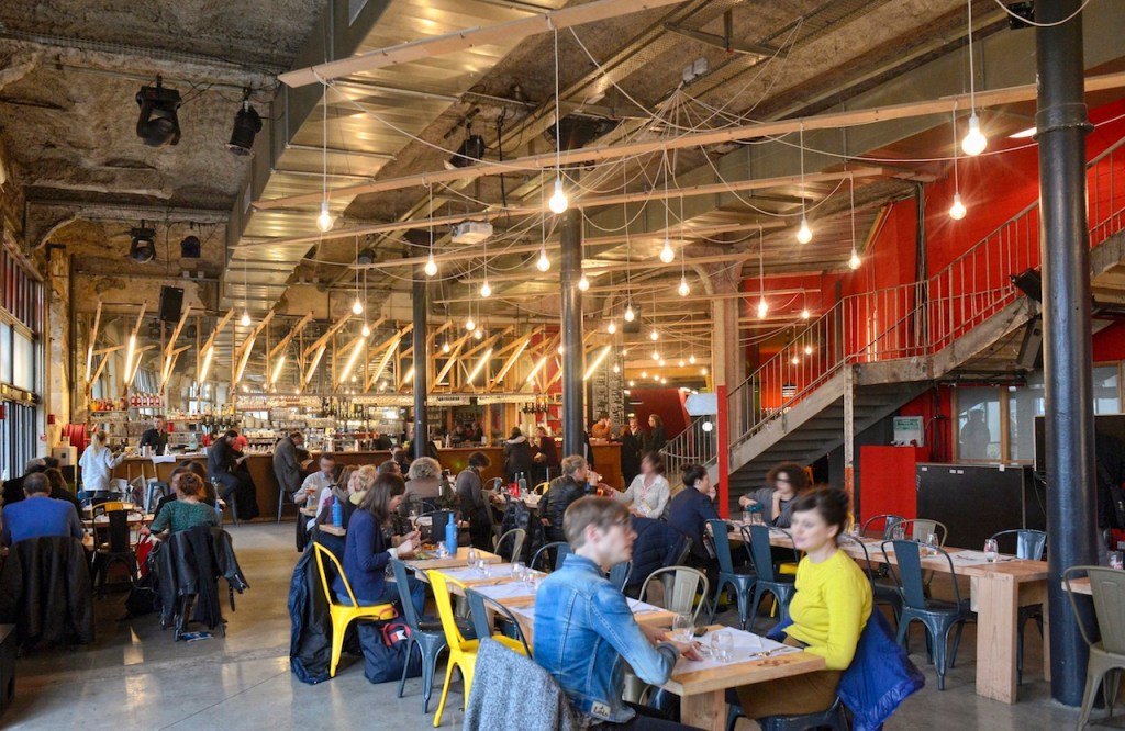 Le lieu unique - le bar. Patrick Gerard / LVAN