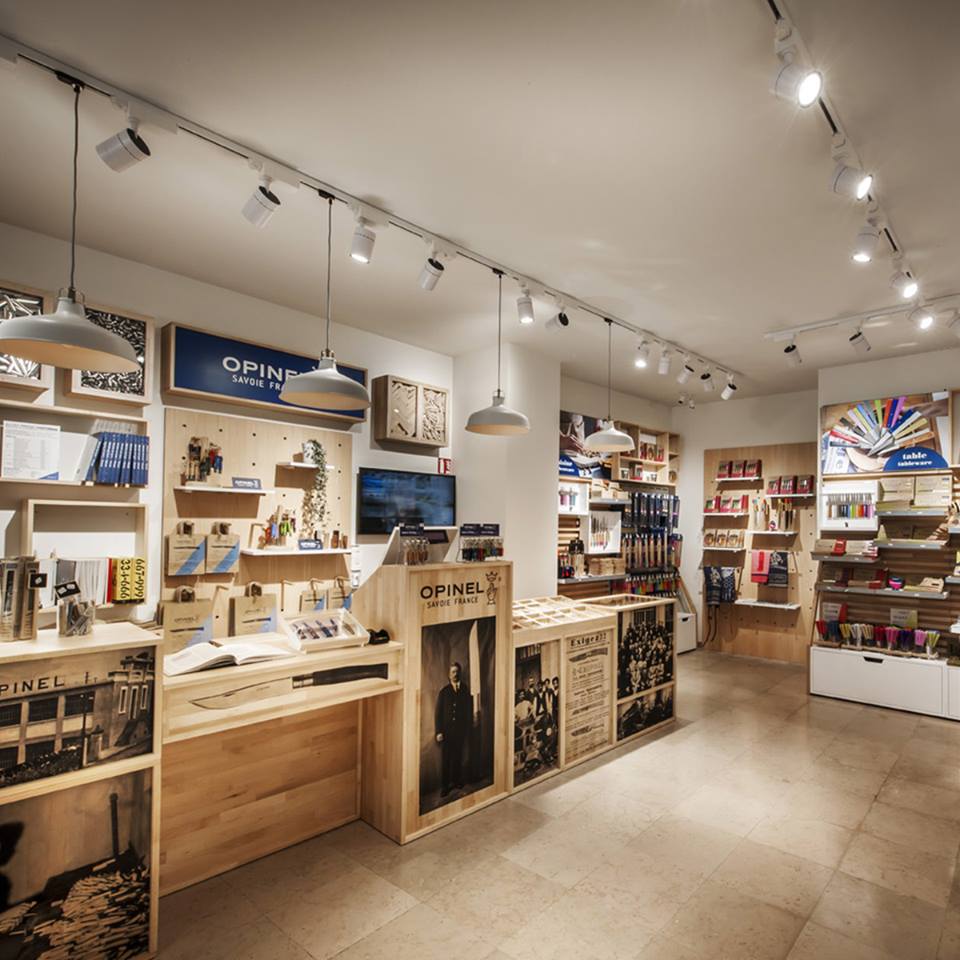 De eerste Opinel winkel in Frankrijk