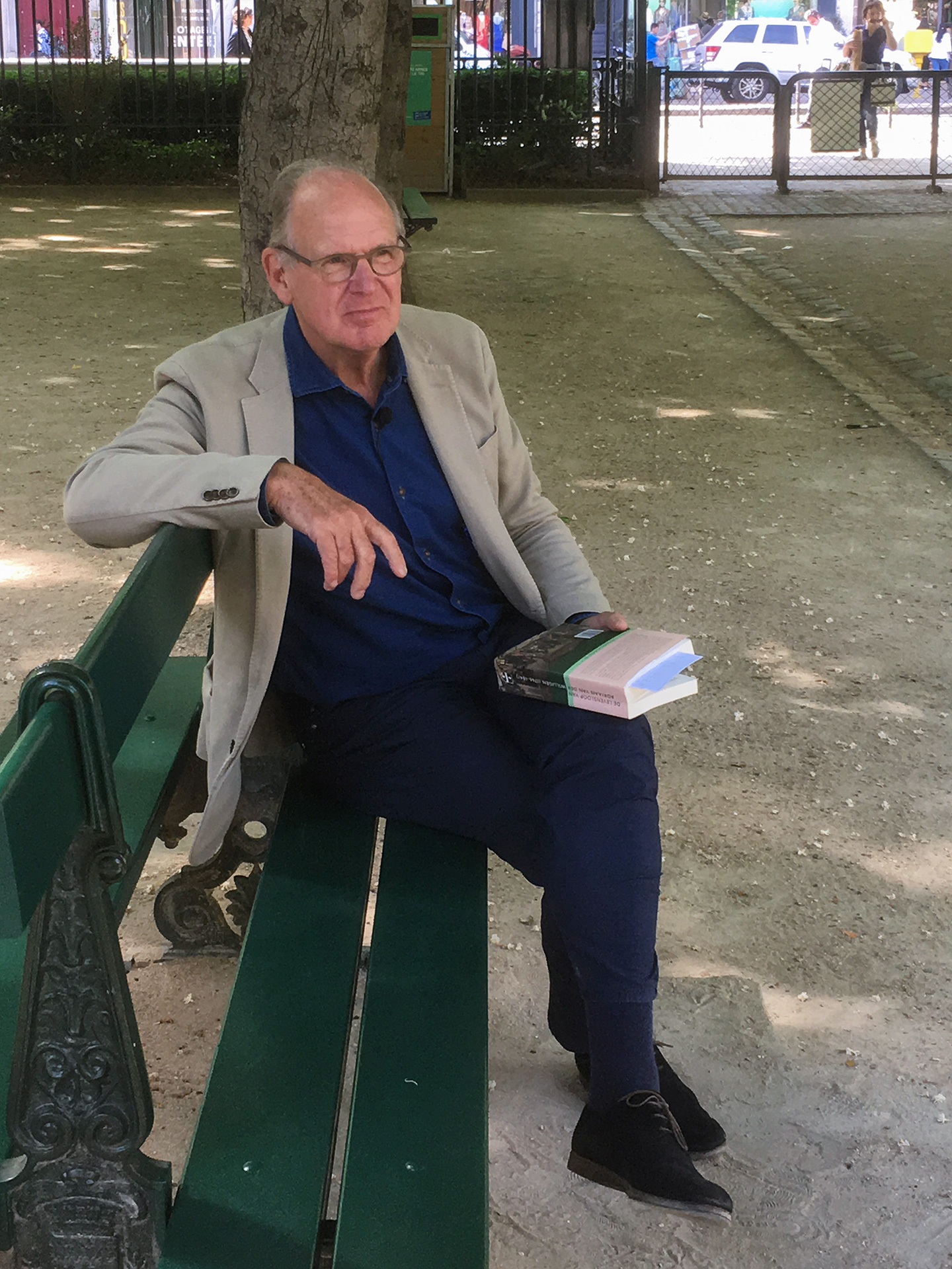 Philip Freriks presenteert Een Hollander in Parijs