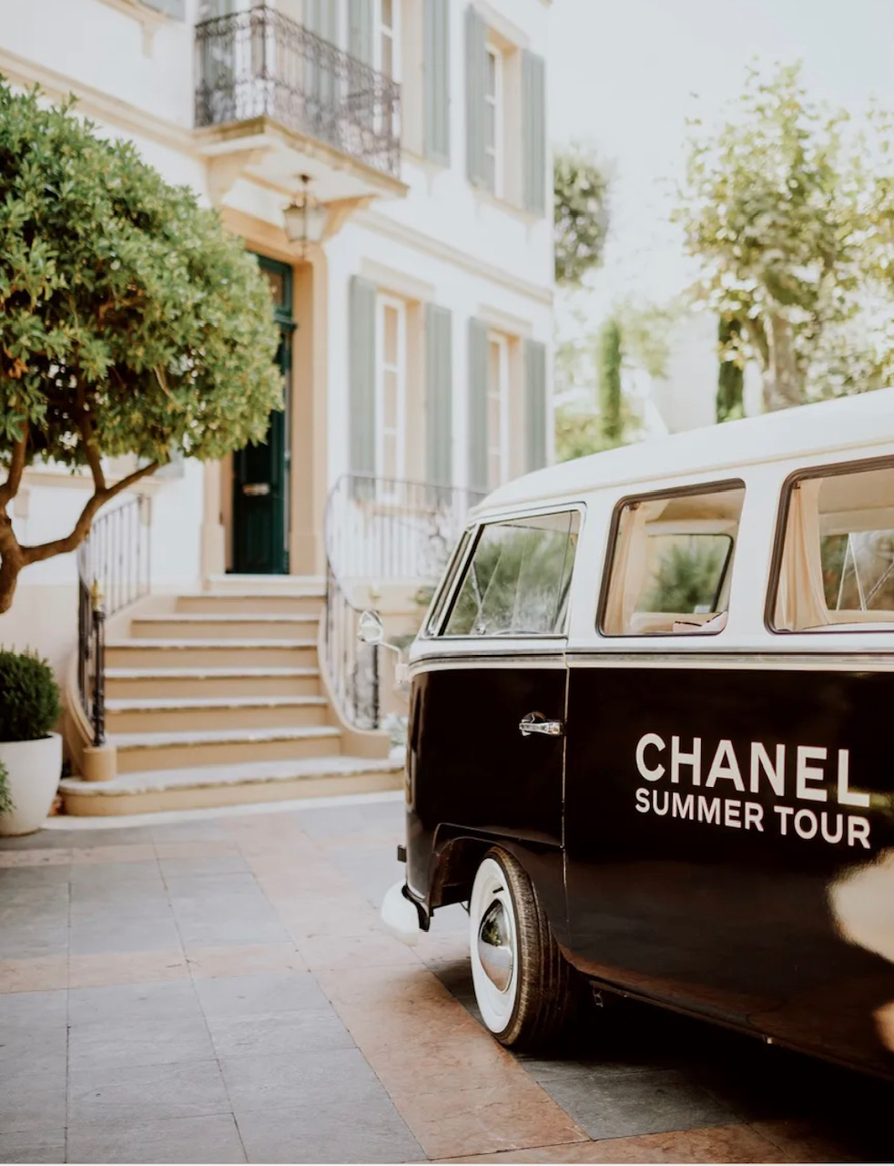 Volkswagenbusje gaat op chic met het Franse merk Chanel